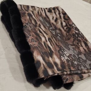 Chicos Faux Fur trimmed Leo Lace Wrap, BLACK, Animal Print